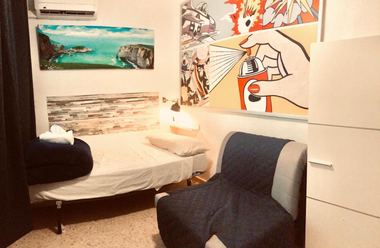 Low Cost Rooms Malaga River Zewnętrze zdjęcie