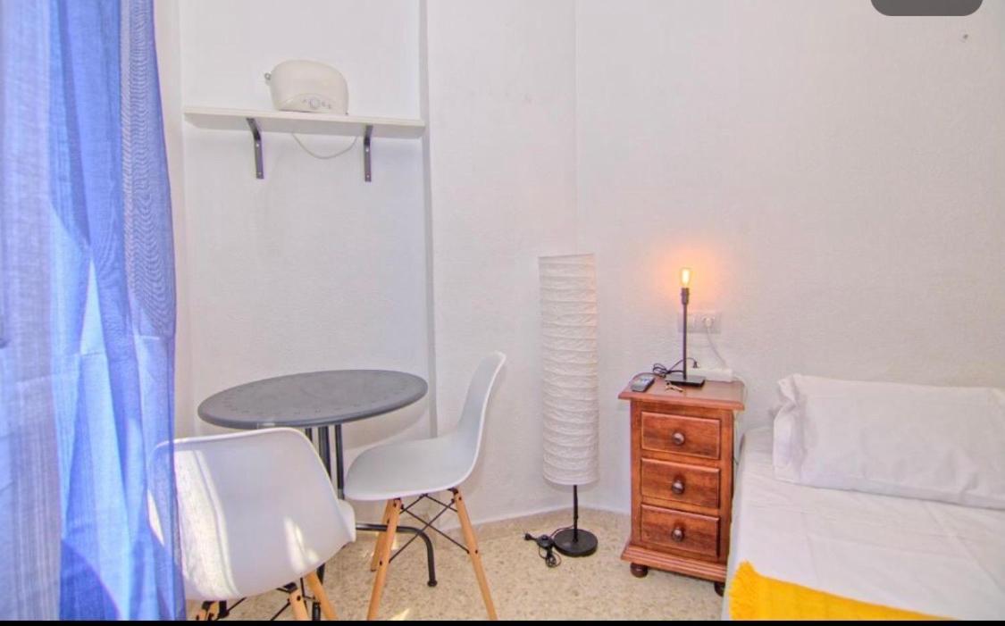 Low Cost Rooms Malaga River Zewnętrze zdjęcie
