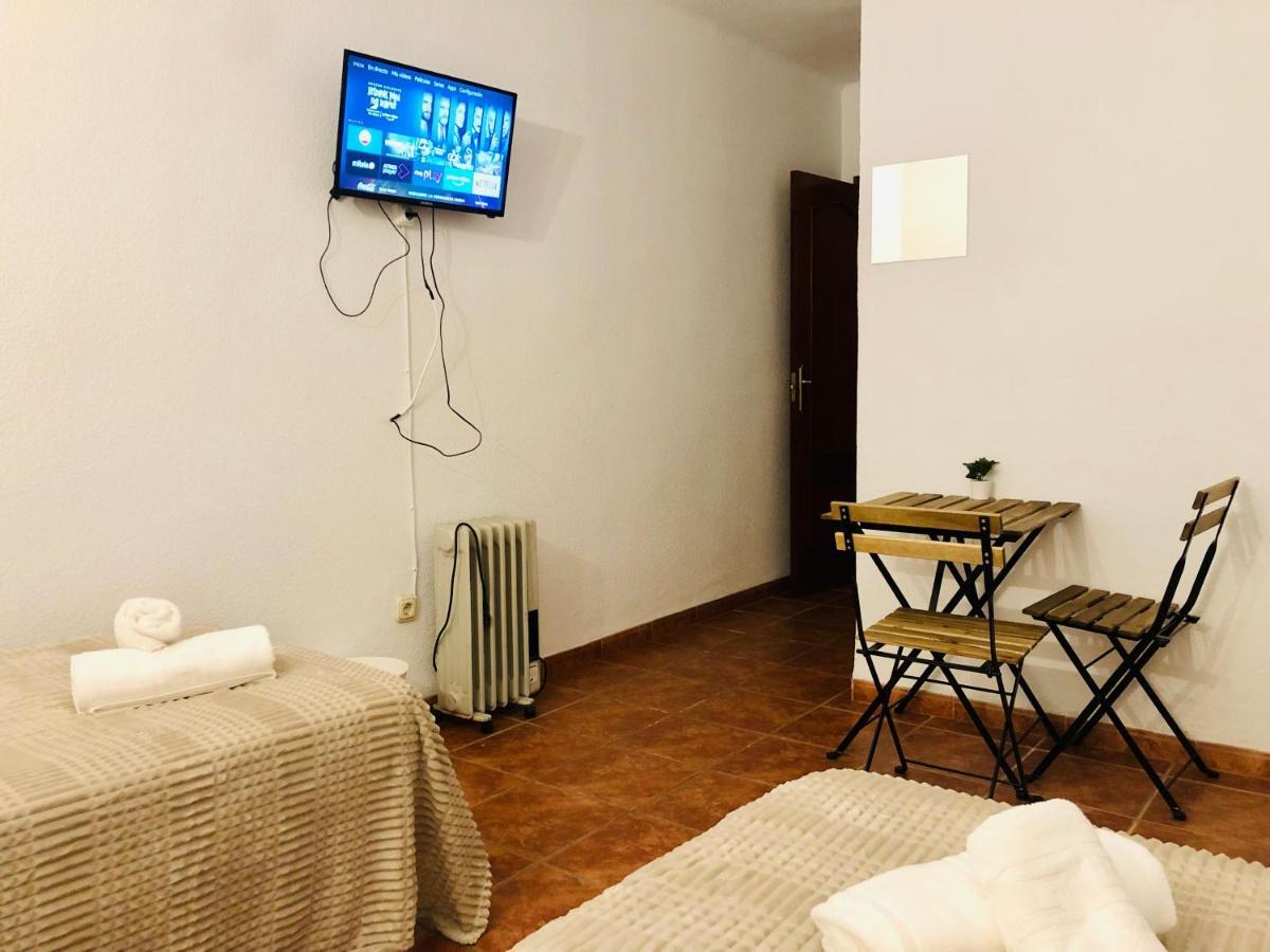Low Cost Rooms Malaga River Zewnętrze zdjęcie